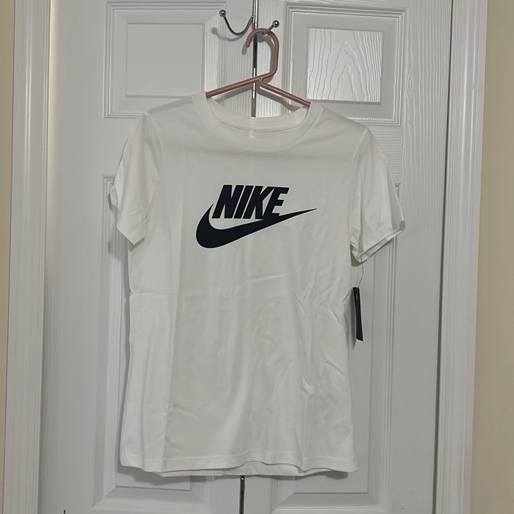 Nike tee
